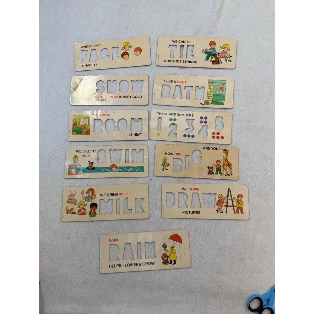 Vintage Fisher Price School Days Desk Magnetic Letters Numbers Chalkboard READ